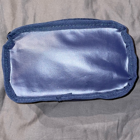 Brand New Never Used Fila “Trap Sack” - Picture 8 of 10